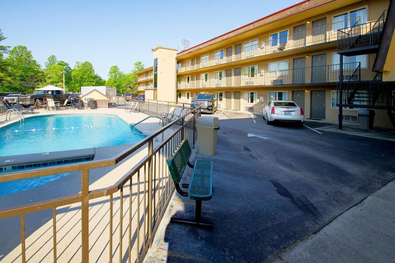 Pigeon Forge River Side Hotel By OYO Exterior foto